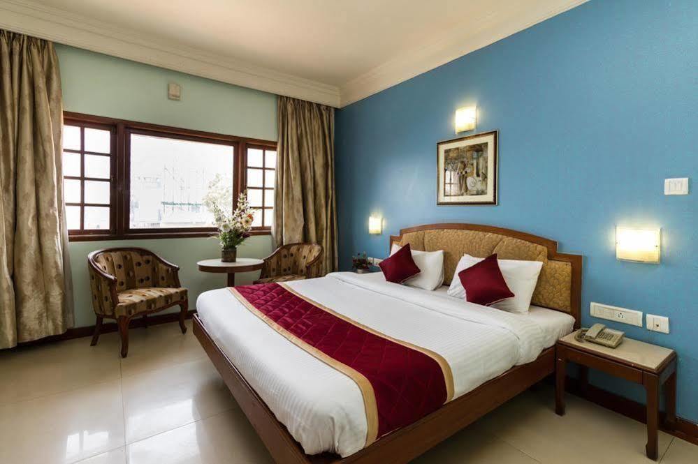 Oyo 579 Hotel Aab Bengaluru Kültér fotó